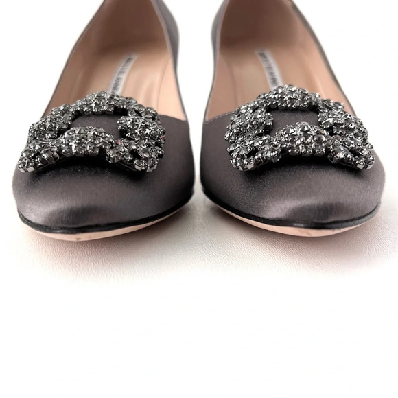 MANOLO BLAHNIK| Dark Gray Satin Hangisi Jewel
Buckle Rhinestone Pumps US 10 - Picture 5 of 14